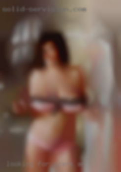 Looking in Ozark, AR for casual  sex with no strings.